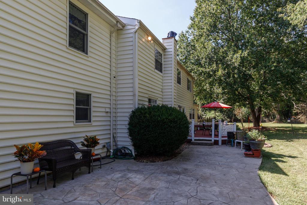 8 BEAU MONDES COURT