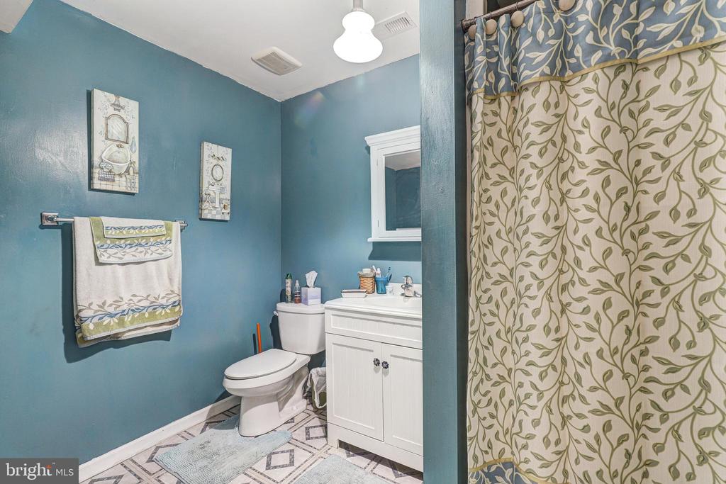 8 BEAU MONDES COURT