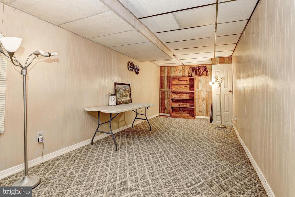 8 BEAU MONDES COURT