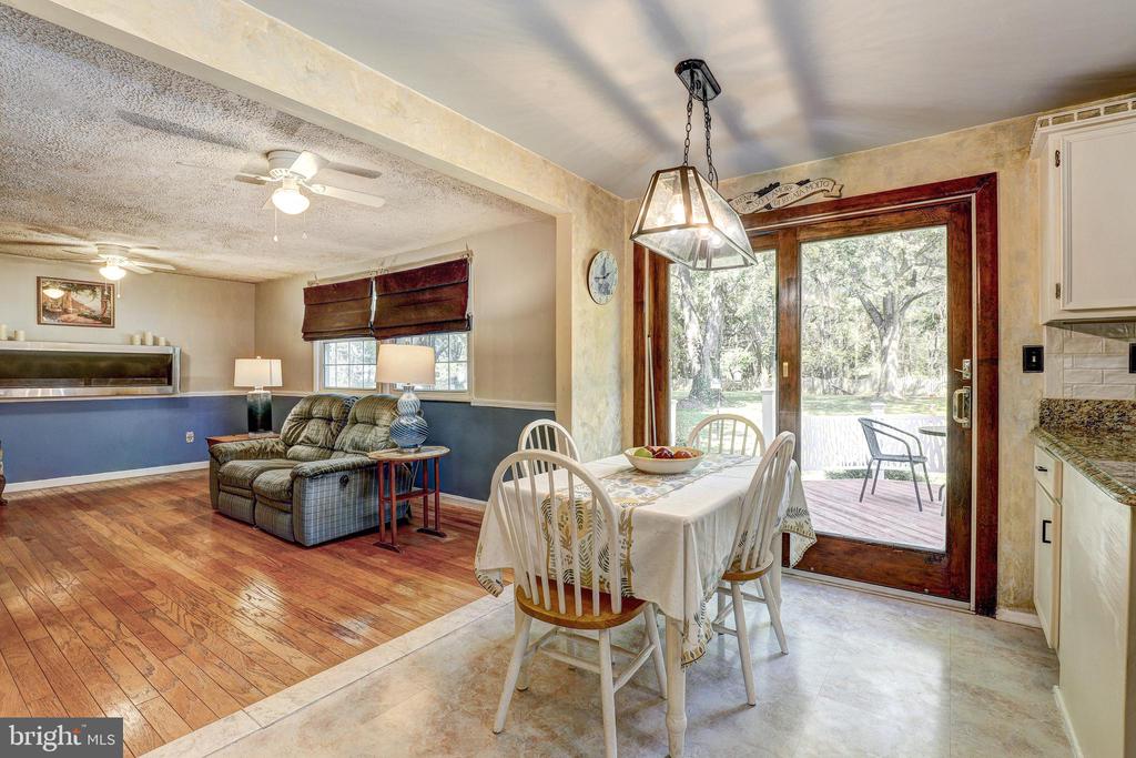 8 BEAU MONDES COURT