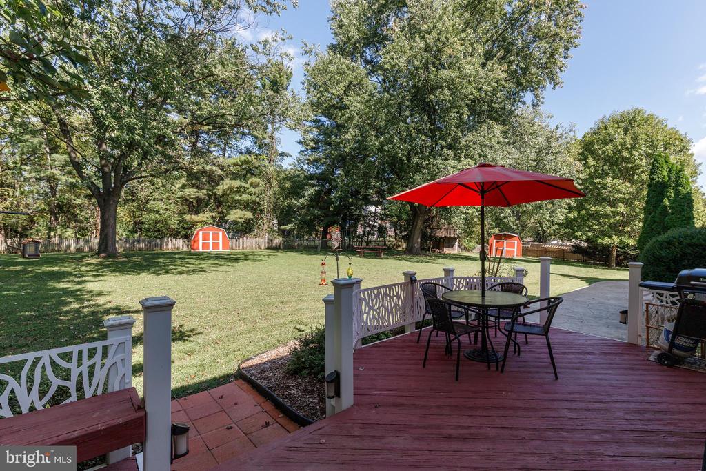 8 BEAU MONDES COURT