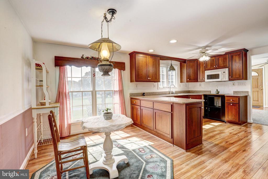 8 BEAU MONDES COURT