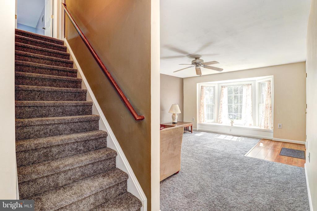 8 BEAU MONDES COURT