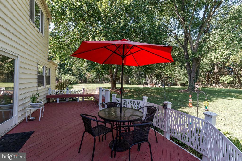 8 BEAU MONDES COURT