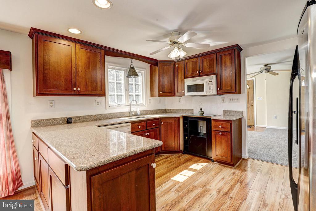 8 BEAU MONDES COURT