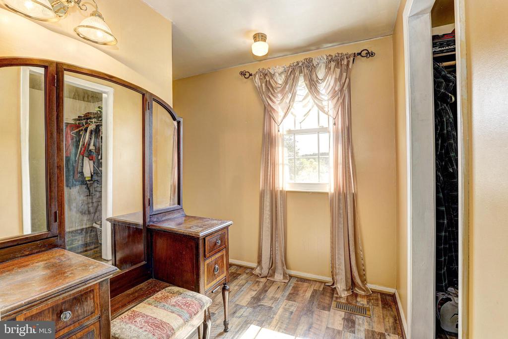 8 BEAU MONDES COURT