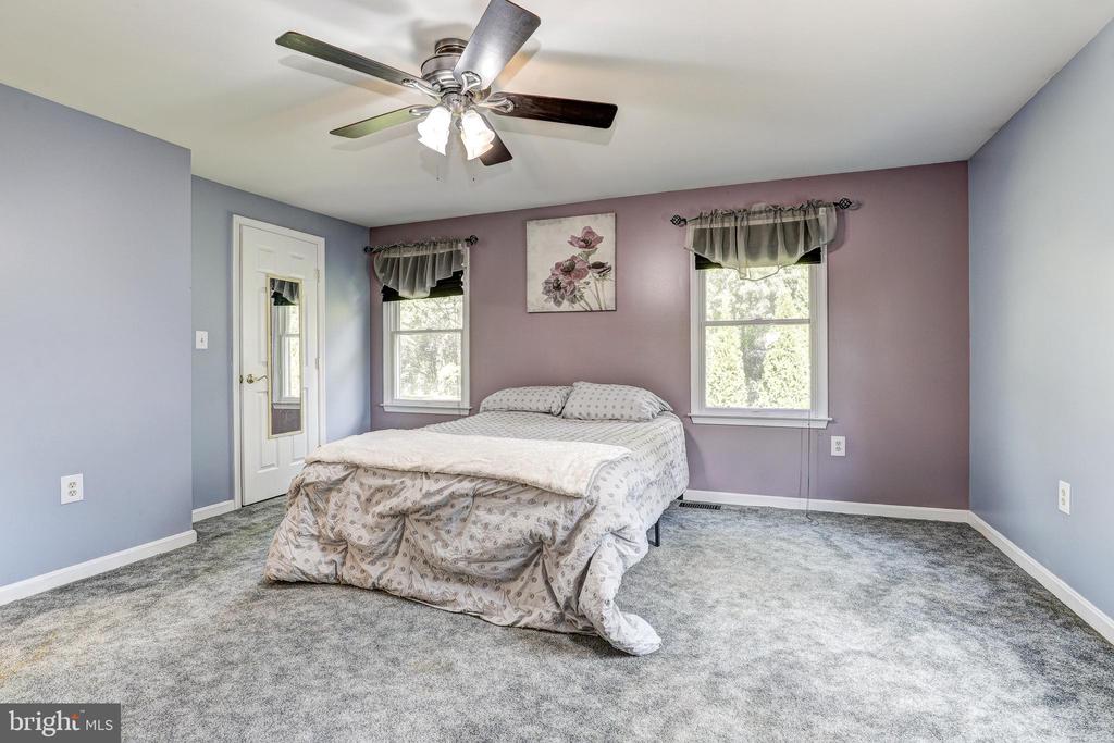 8 BEAU MONDES COURT