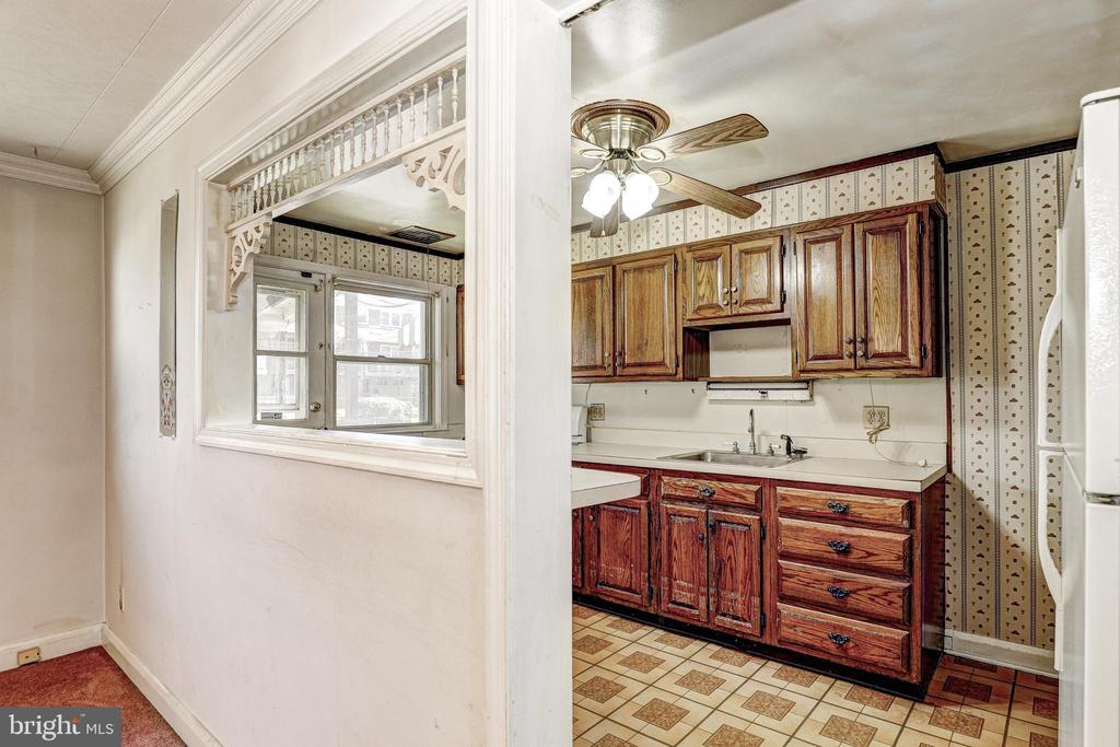 1523 CLAIRIDGE ROAD