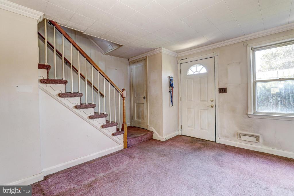 1523 CLAIRIDGE ROAD