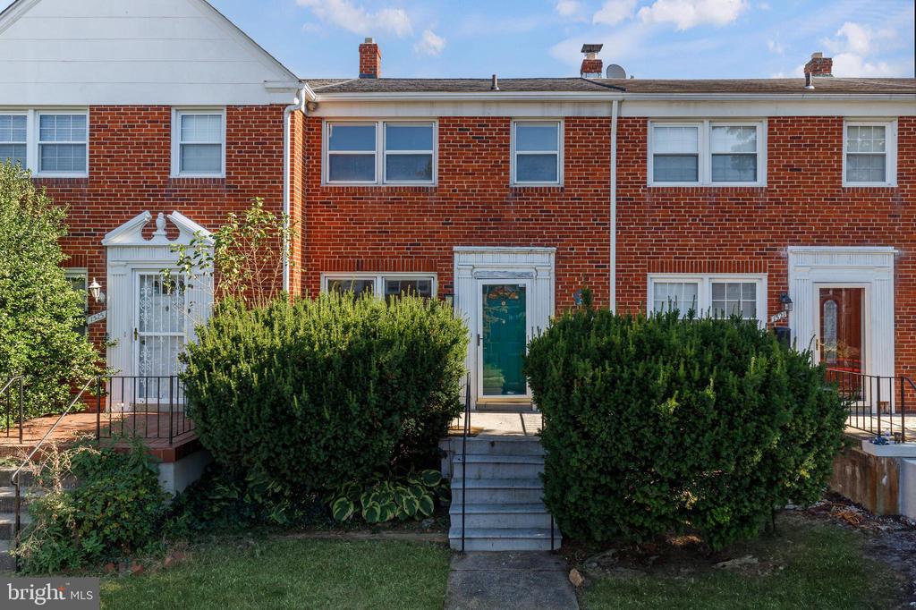 1523 CLAIRIDGE ROAD