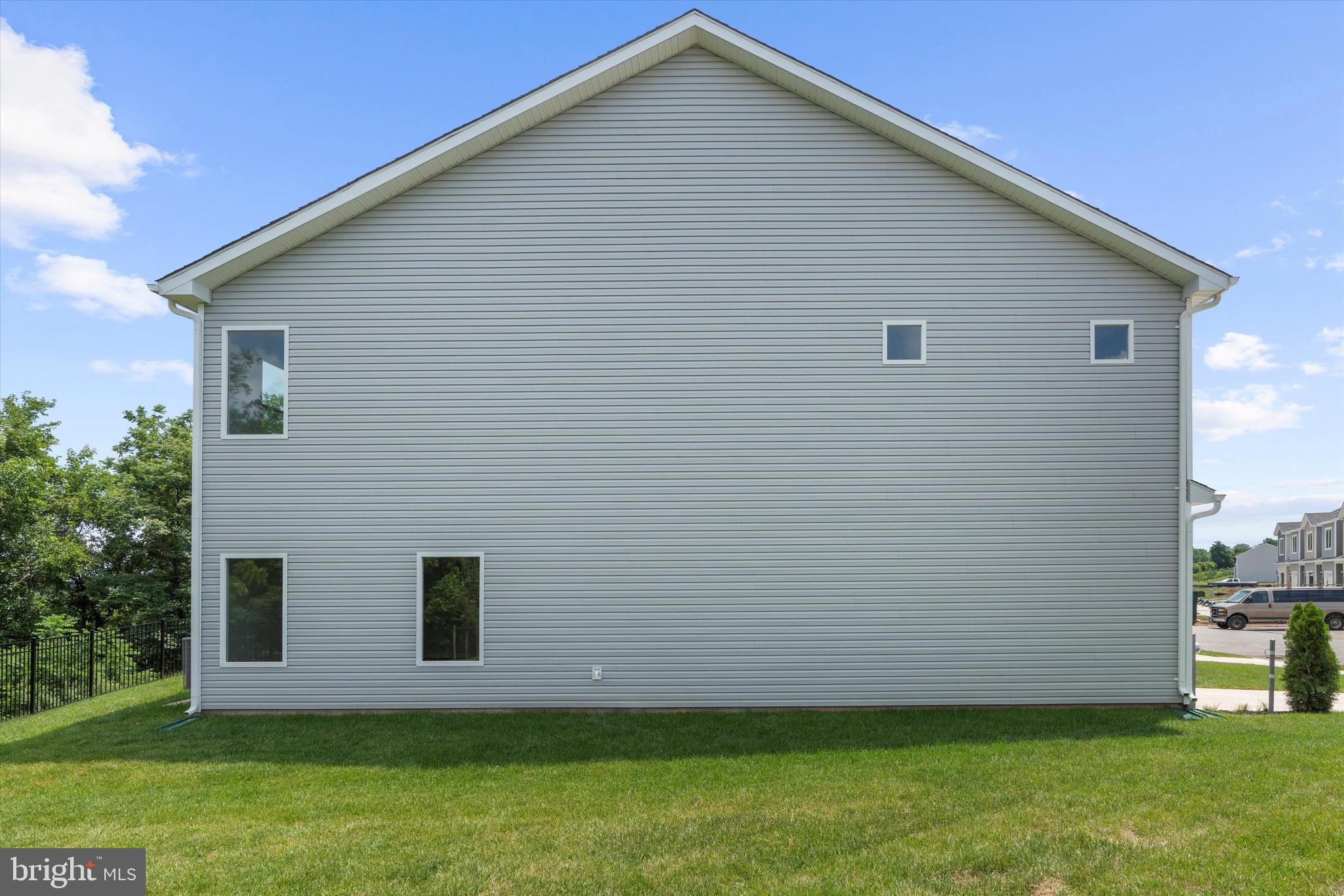 8125 BARTHOLOMEW COURT