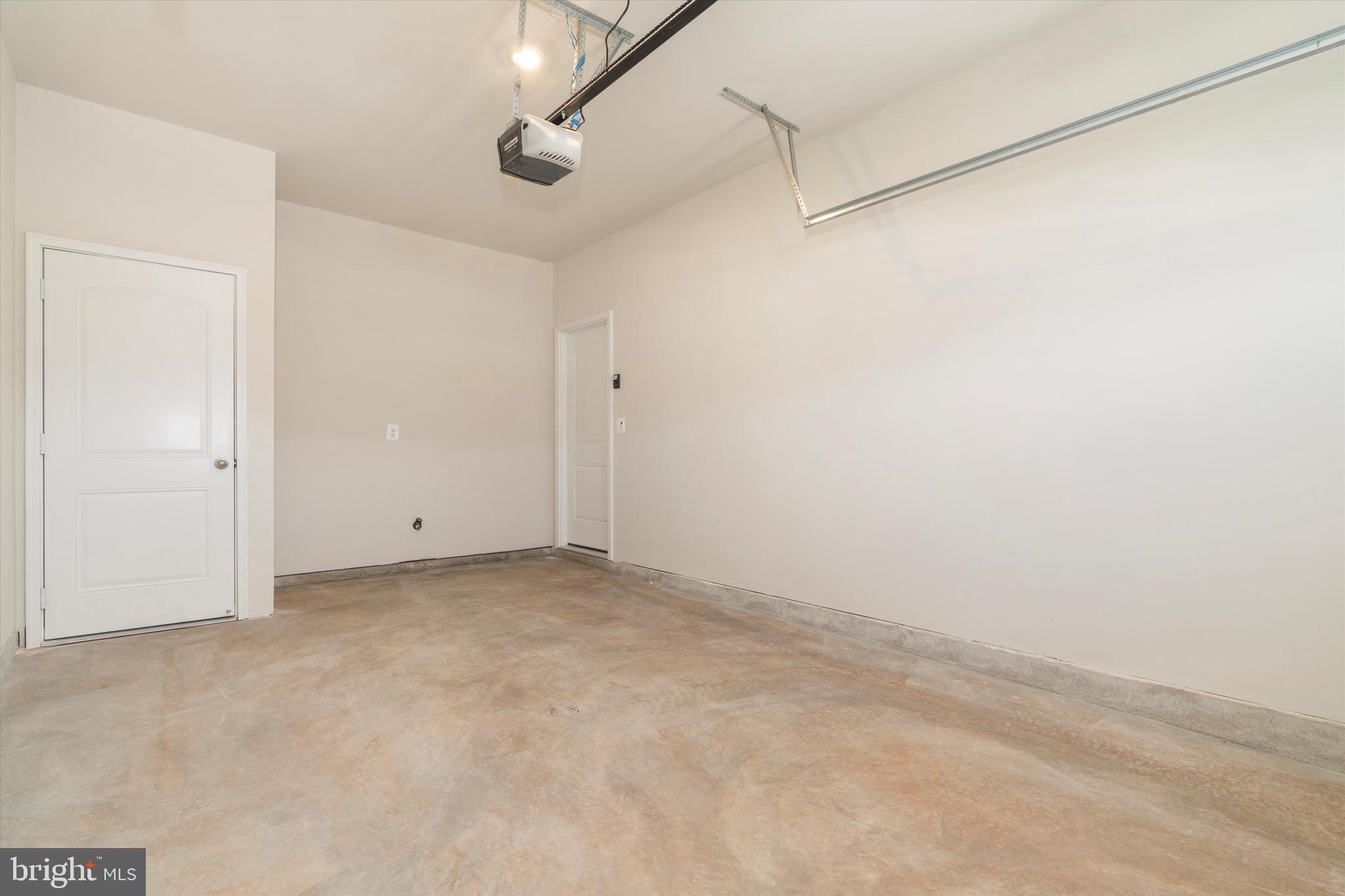 8125 BARTHOLOMEW COURT
