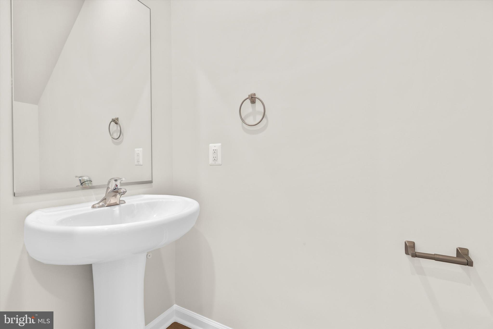 8125 BARTHOLOMEW COURT