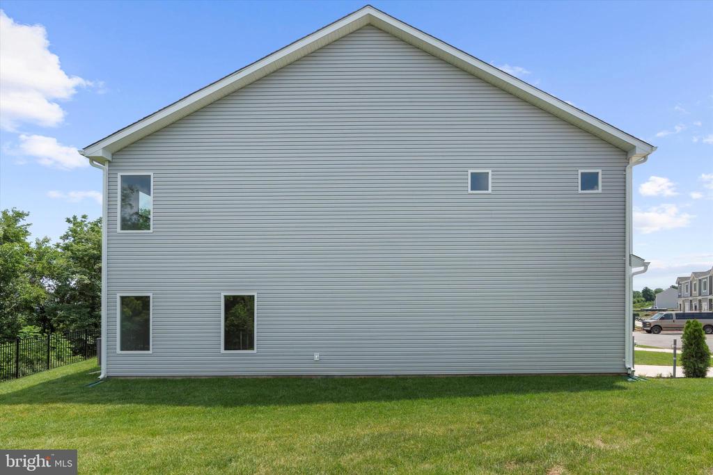 8125 BARTHOLOMEW COURT