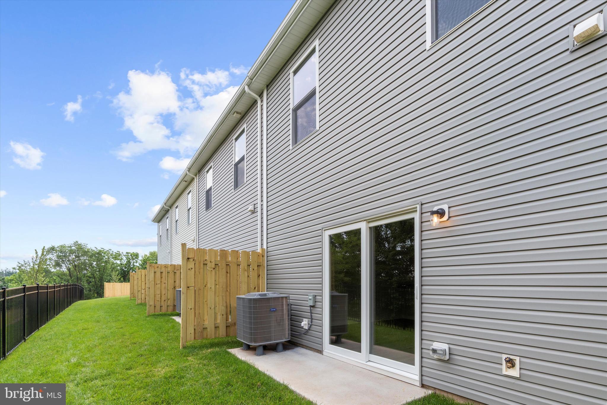 8125 BARTHOLOMEW COURT