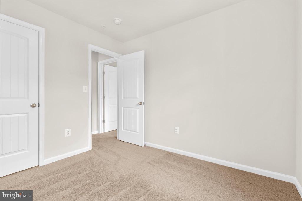8125 BARTHOLOMEW COURT