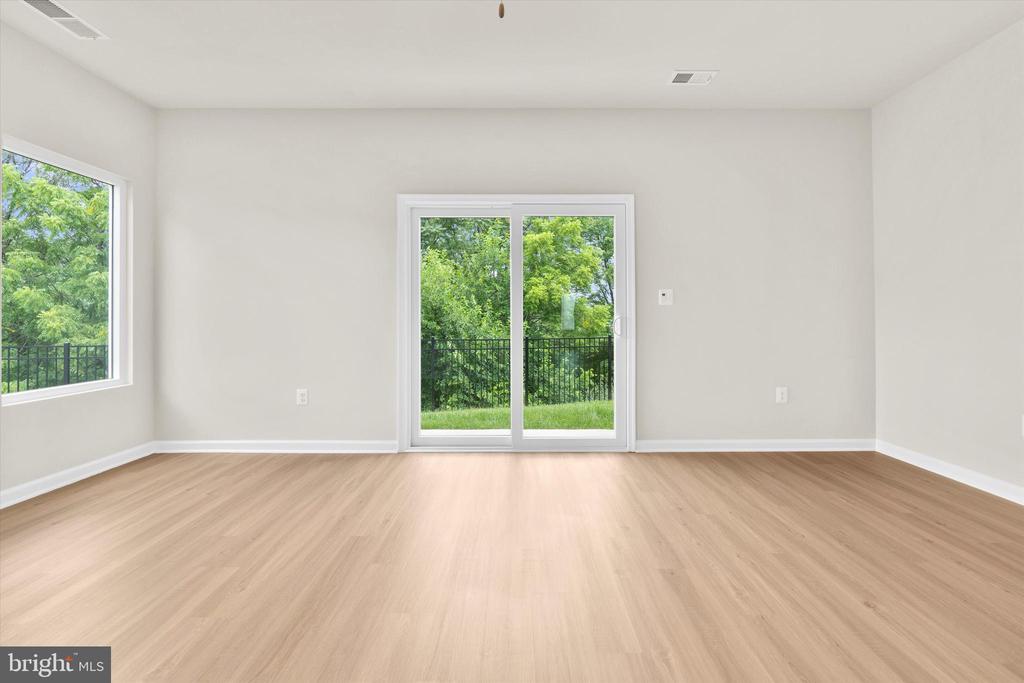 8125 BARTHOLOMEW COURT