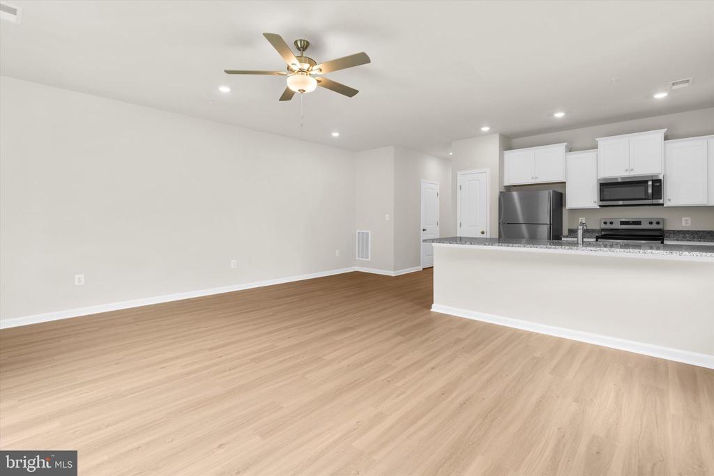8125 BARTHOLOMEW COURT