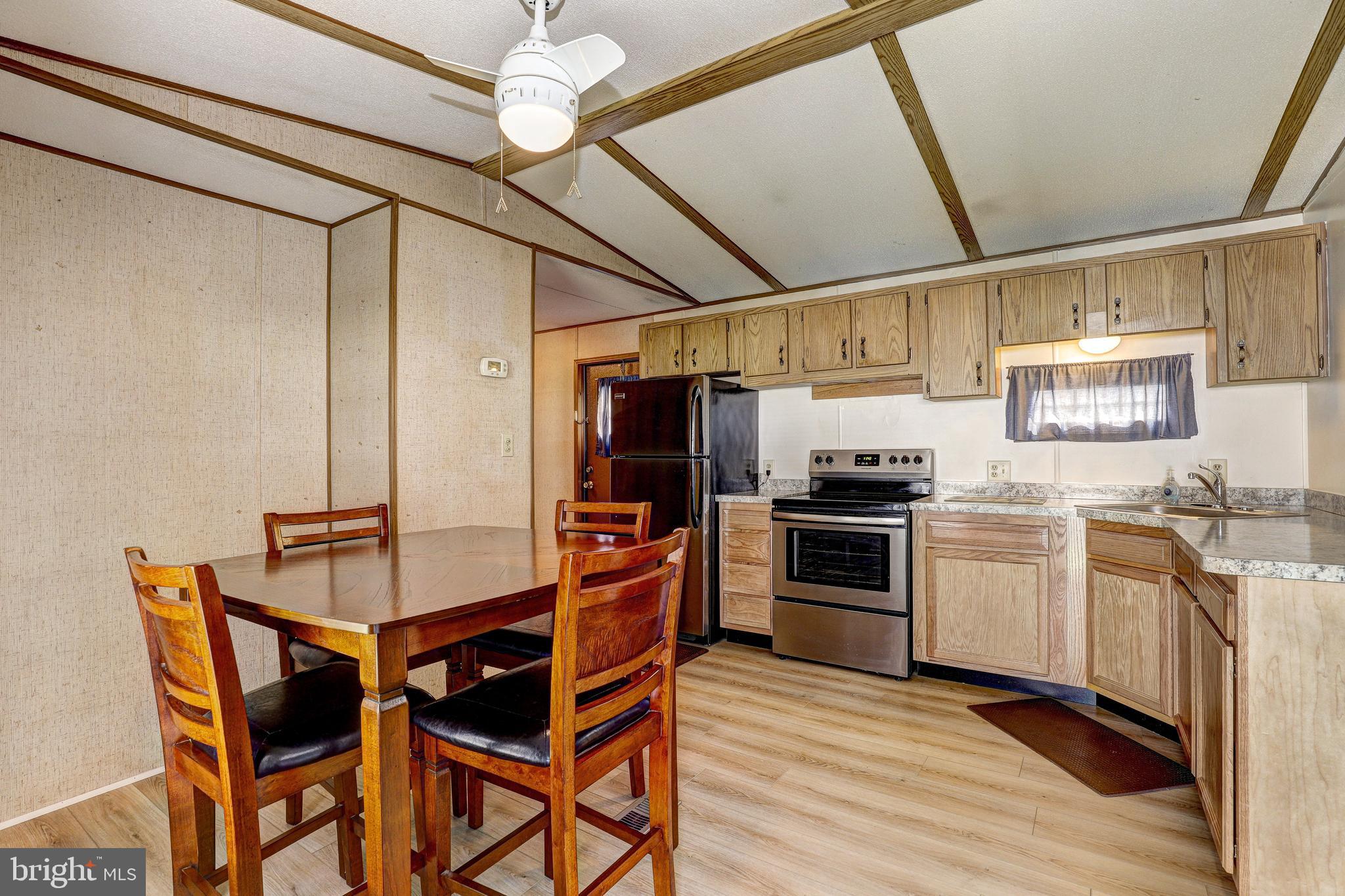 118 DAY COACH CIRCLE