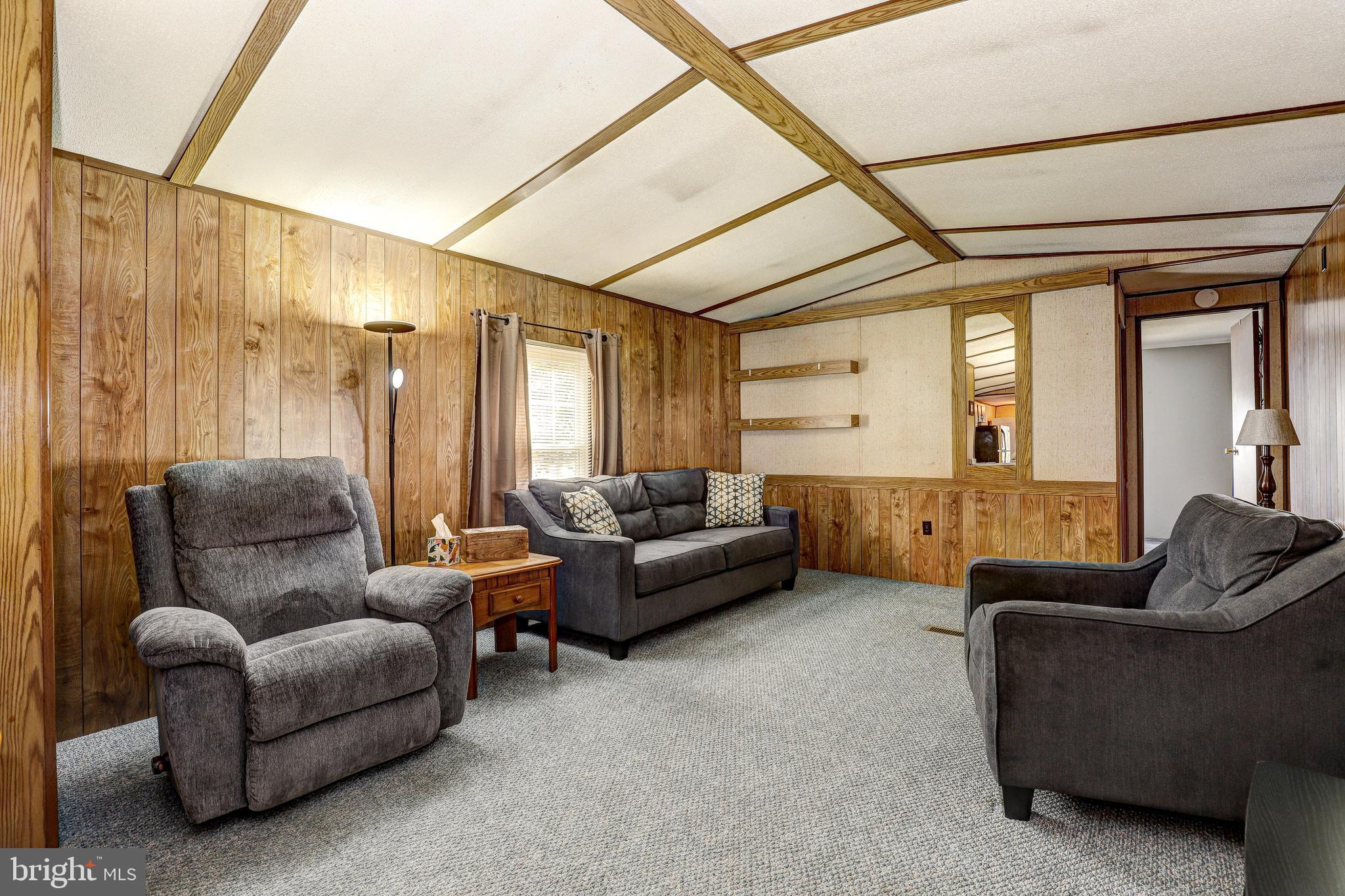 118 DAY COACH CIRCLE