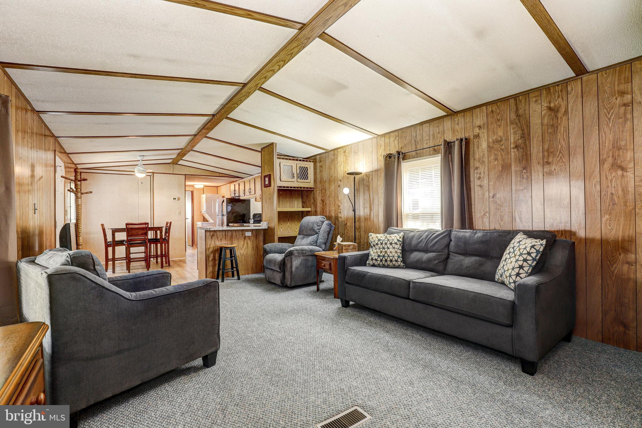 118 DAY COACH CIRCLE