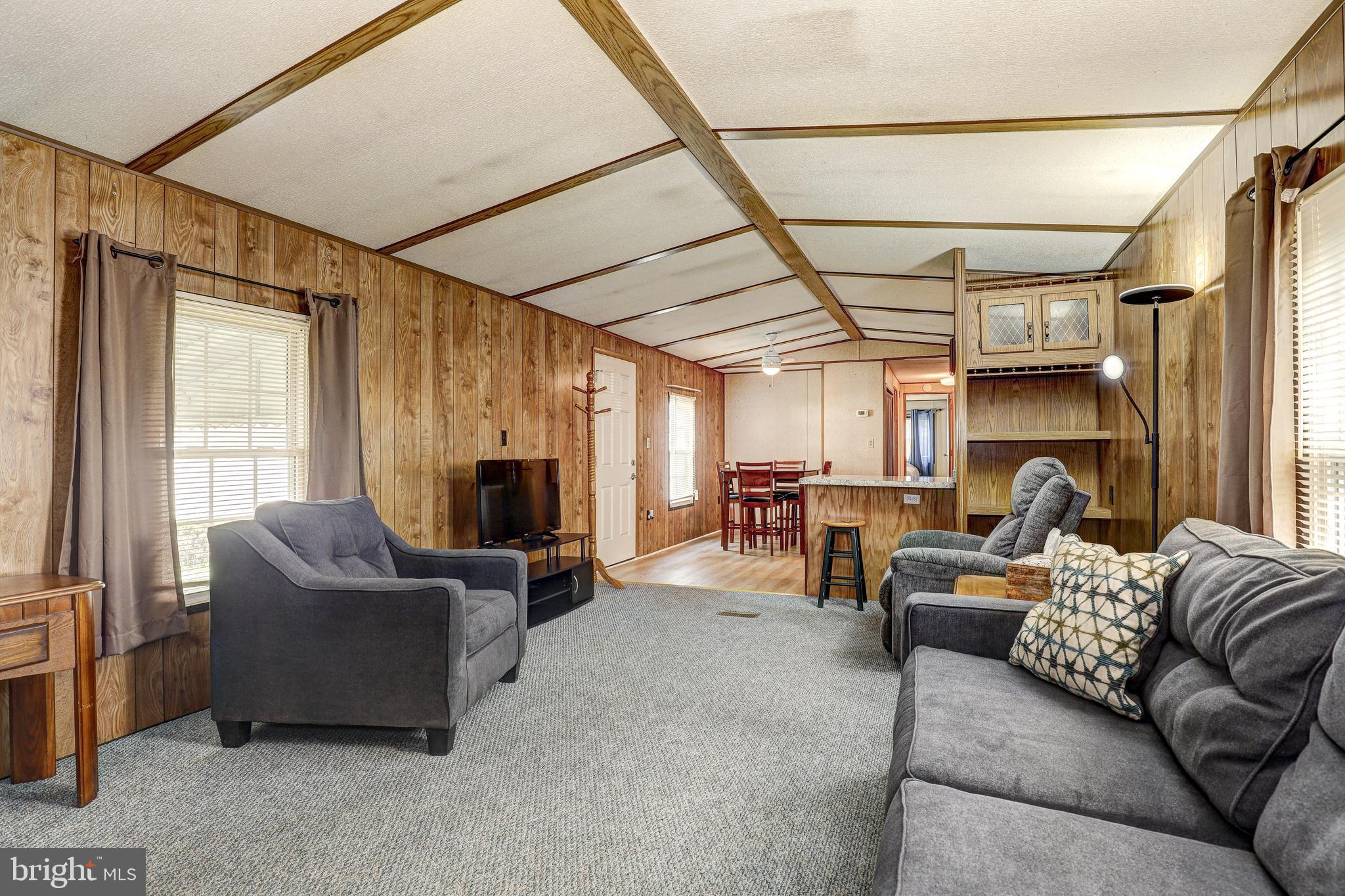 118 DAY COACH CIRCLE