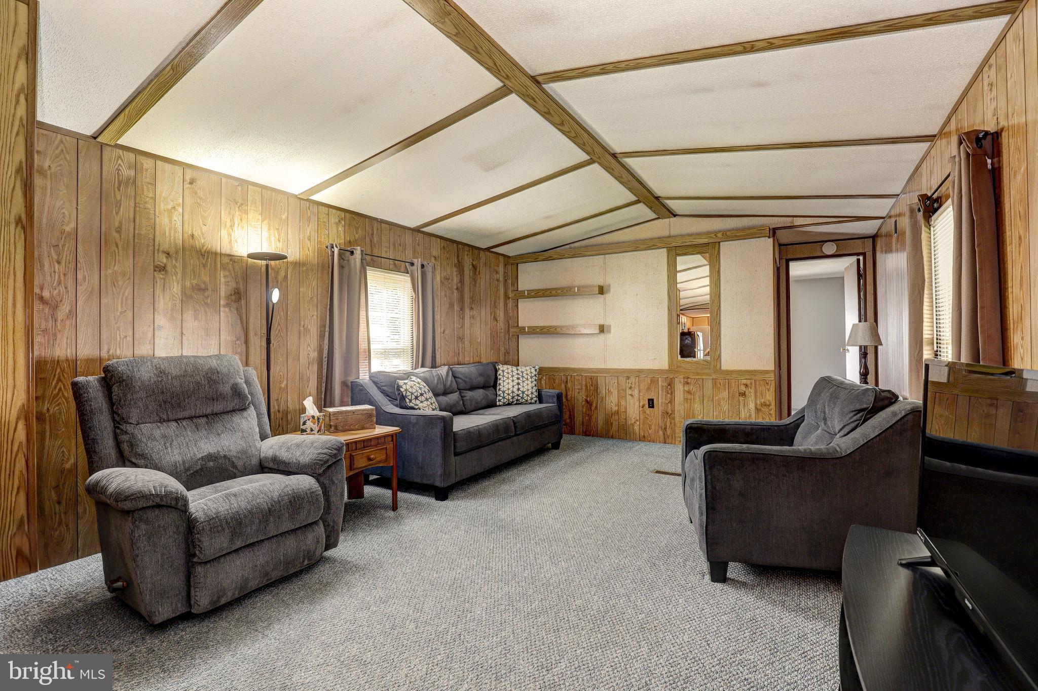 118 DAY COACH CIRCLE