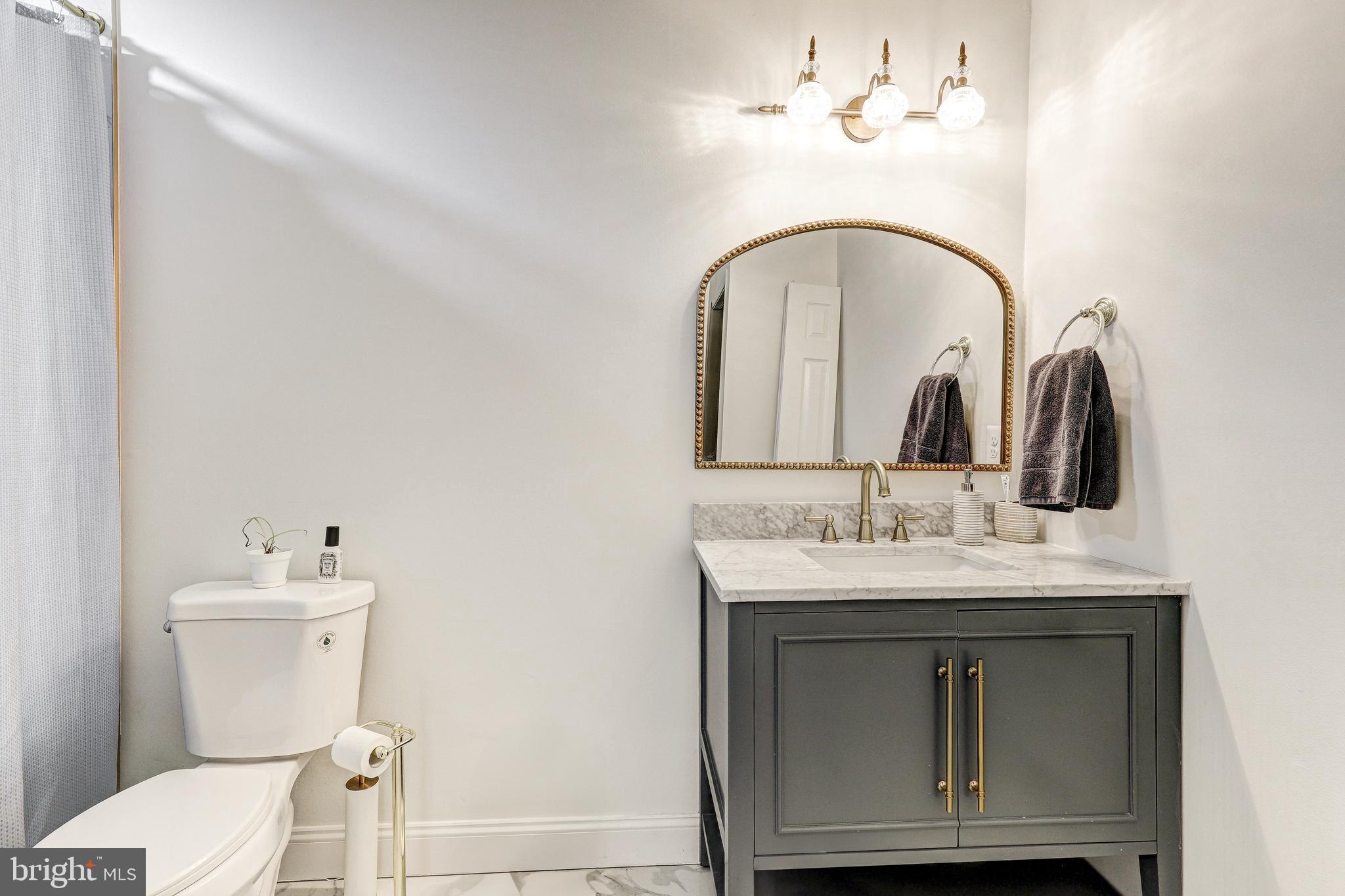 64 RIVER OAKS CIRCLE