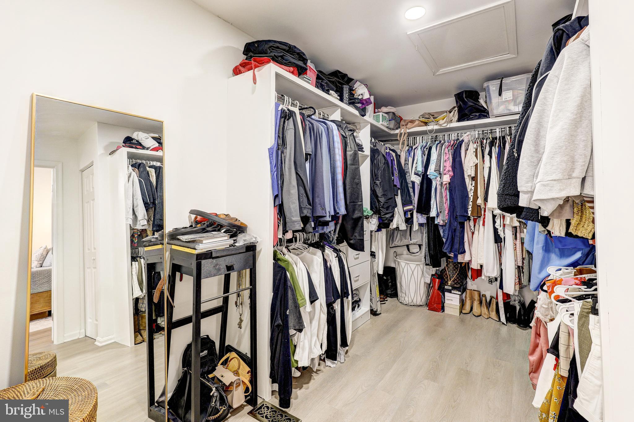 64 RIVER OAKS CIRCLE