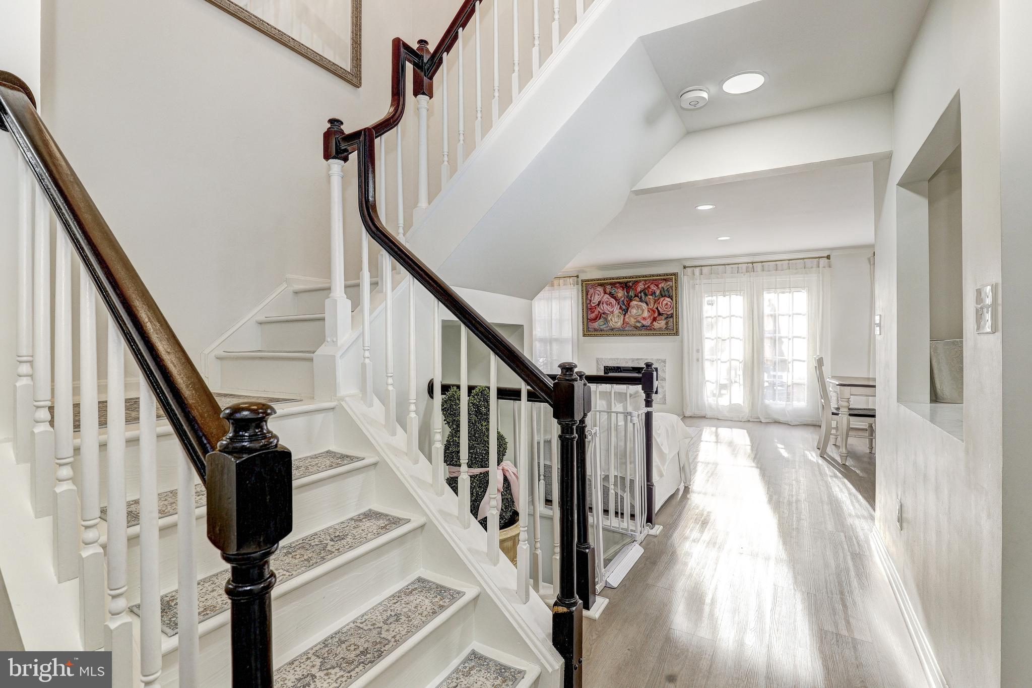 64 RIVER OAKS CIRCLE