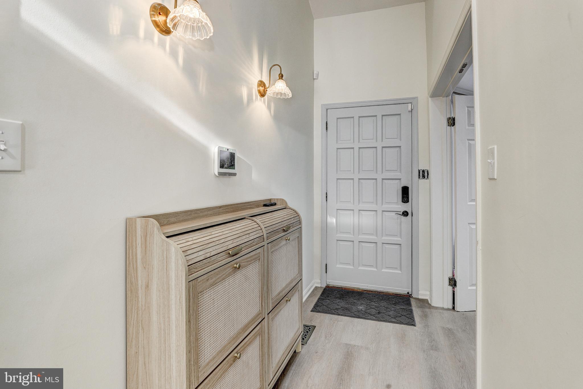 64 RIVER OAKS CIRCLE