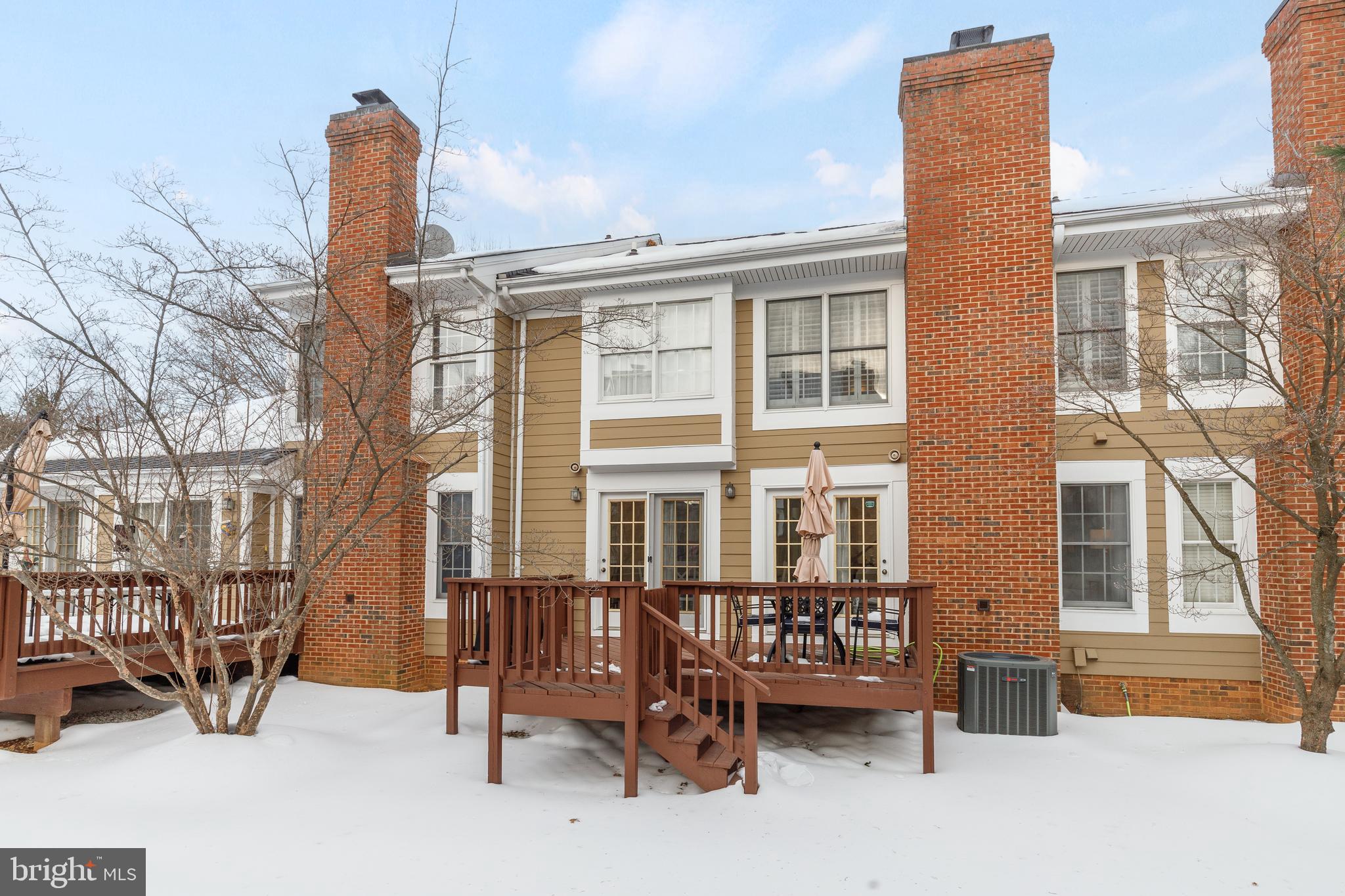 64 RIVER OAKS CIRCLE