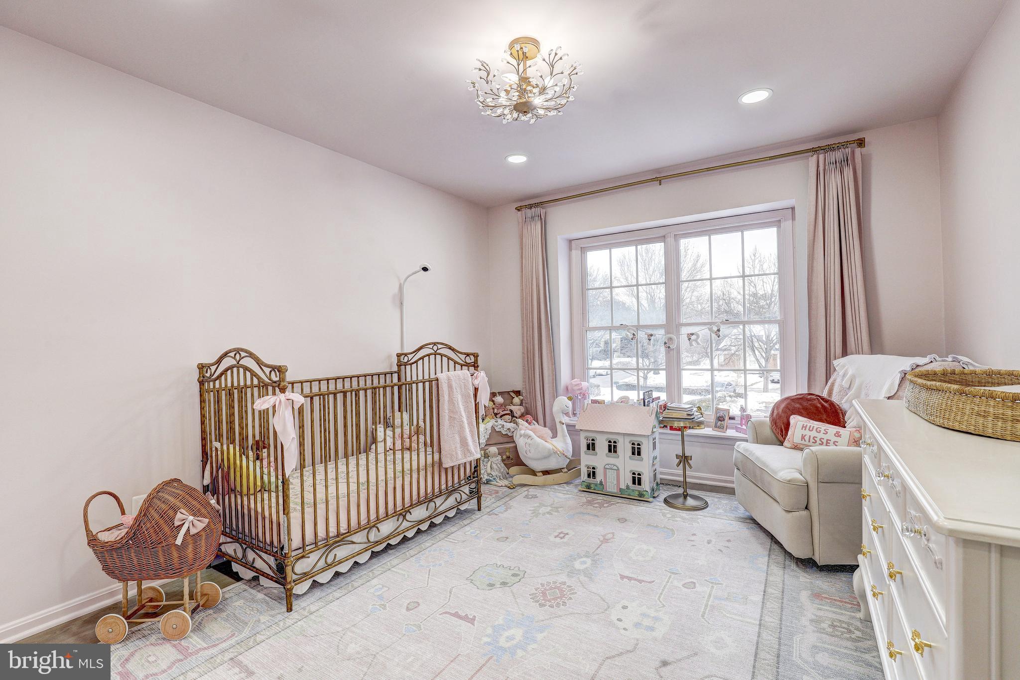 64 RIVER OAKS CIRCLE