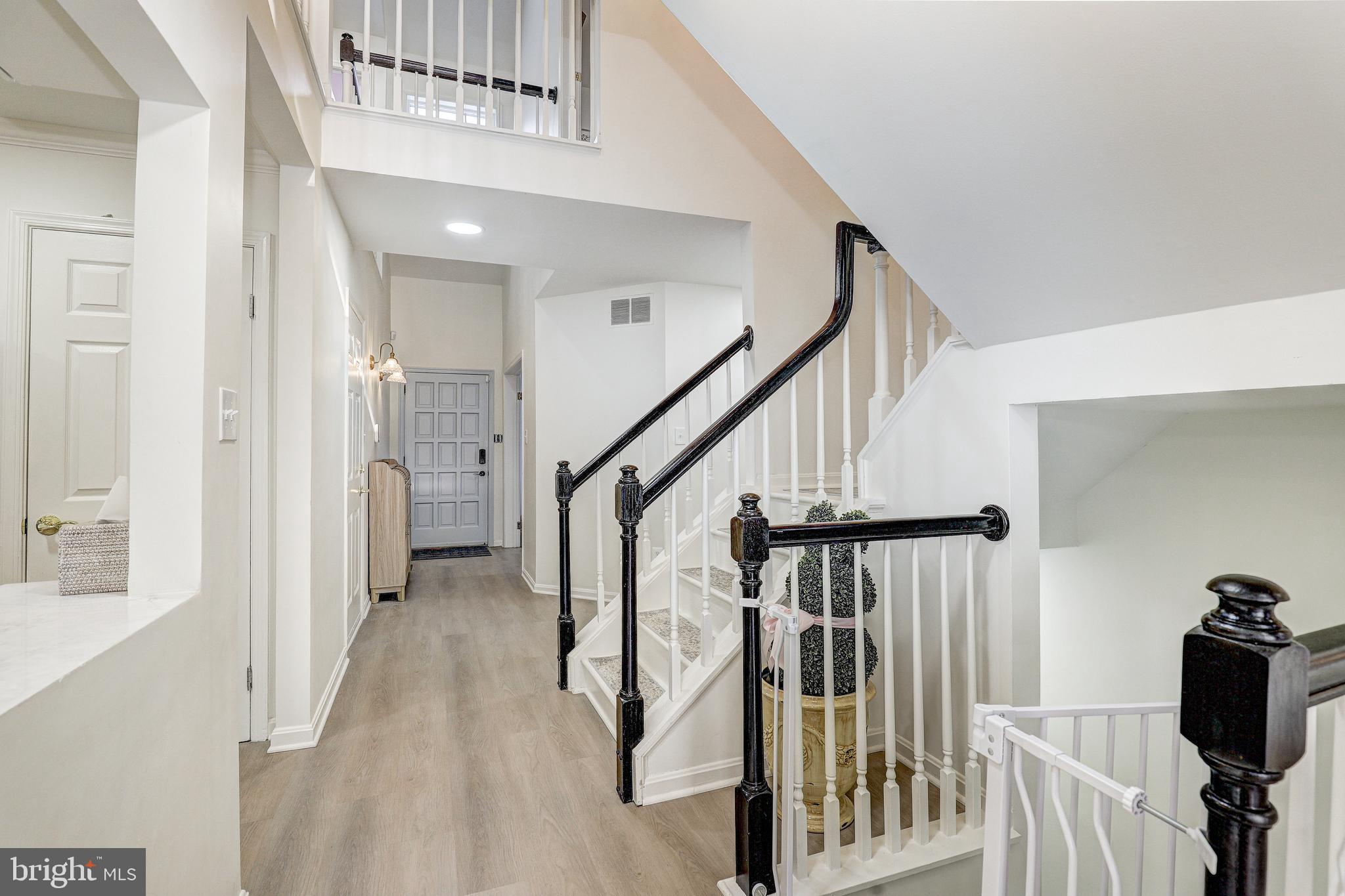 64 RIVER OAKS CIRCLE