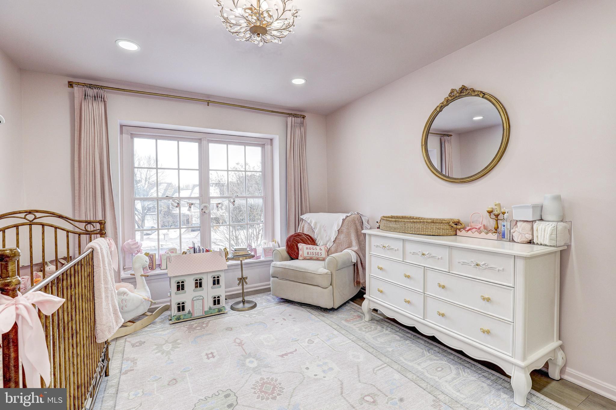 64 RIVER OAKS CIRCLE