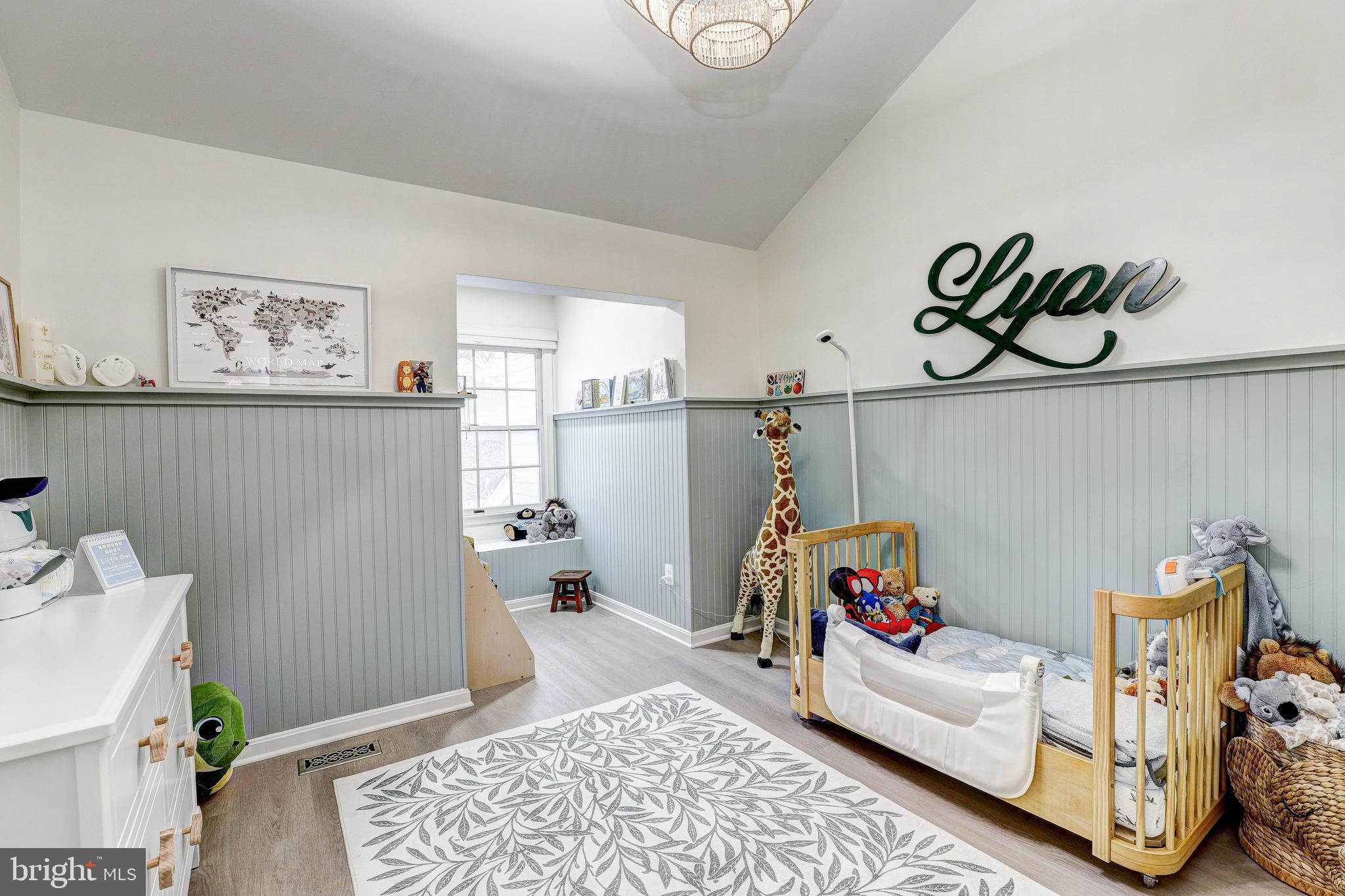 64 RIVER OAKS CIRCLE