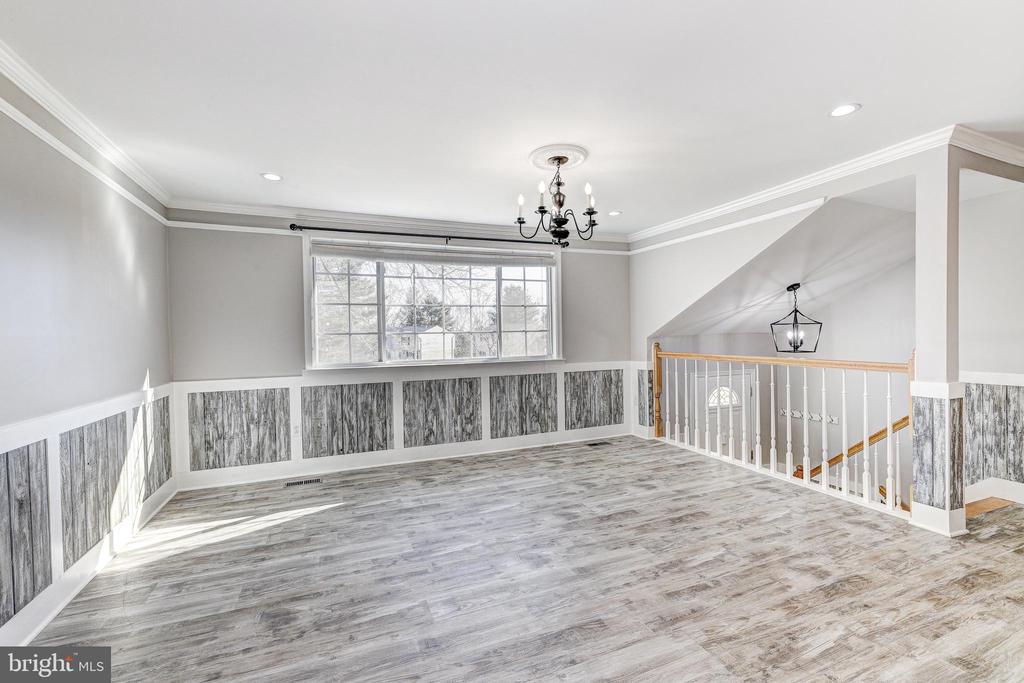 631 GLYNITA CIRCLE