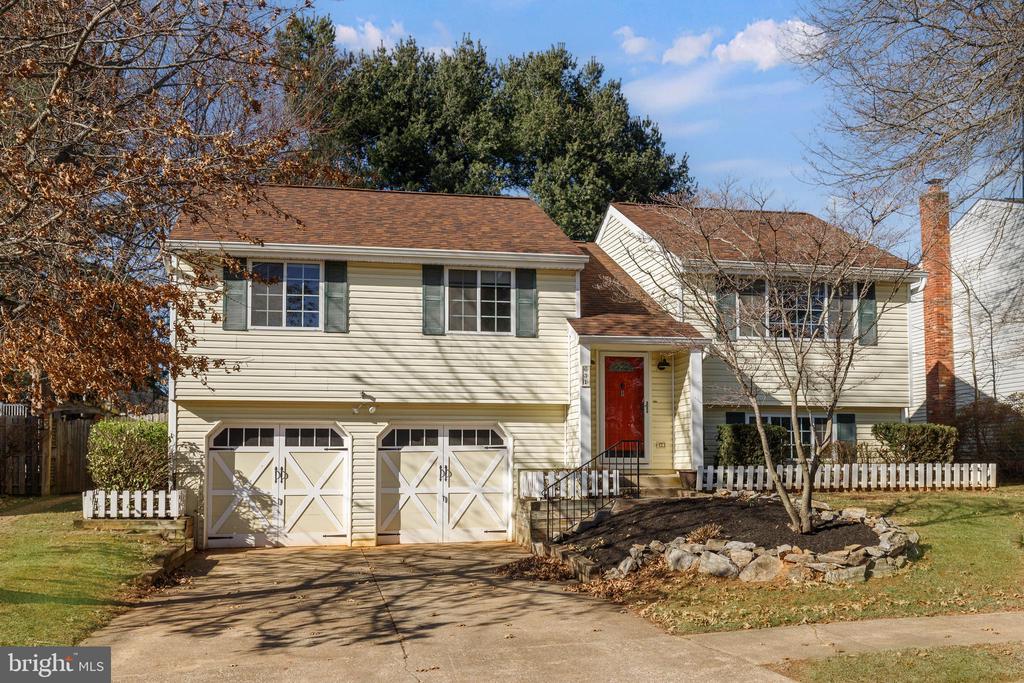 631 GLYNITA CIRCLE