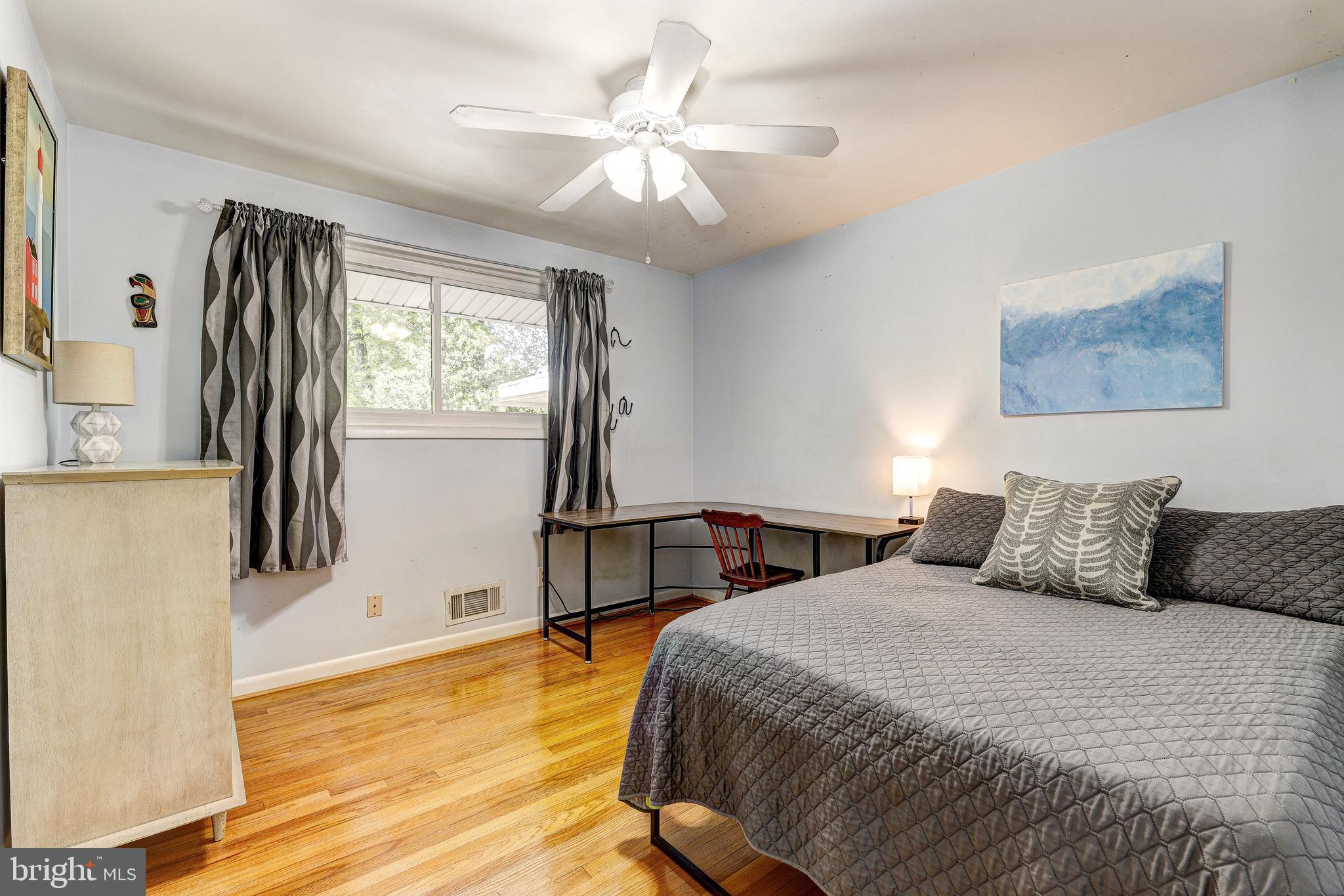 3915 LONGMOOR CIRCLE