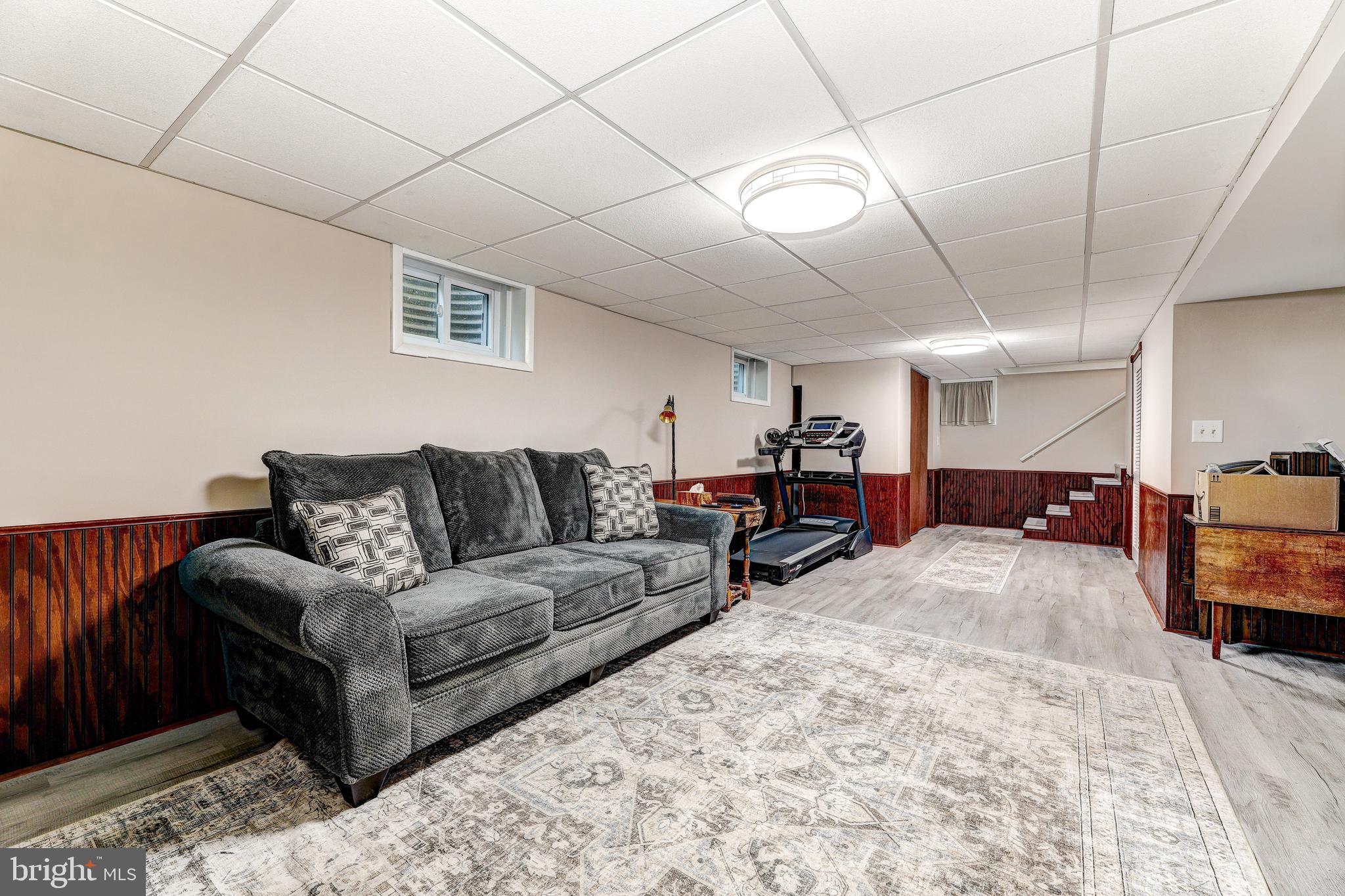 3915 LONGMOOR CIRCLE