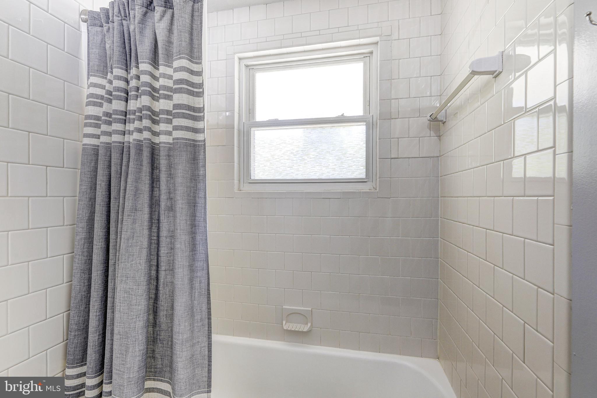 3915 LONGMOOR CIRCLE