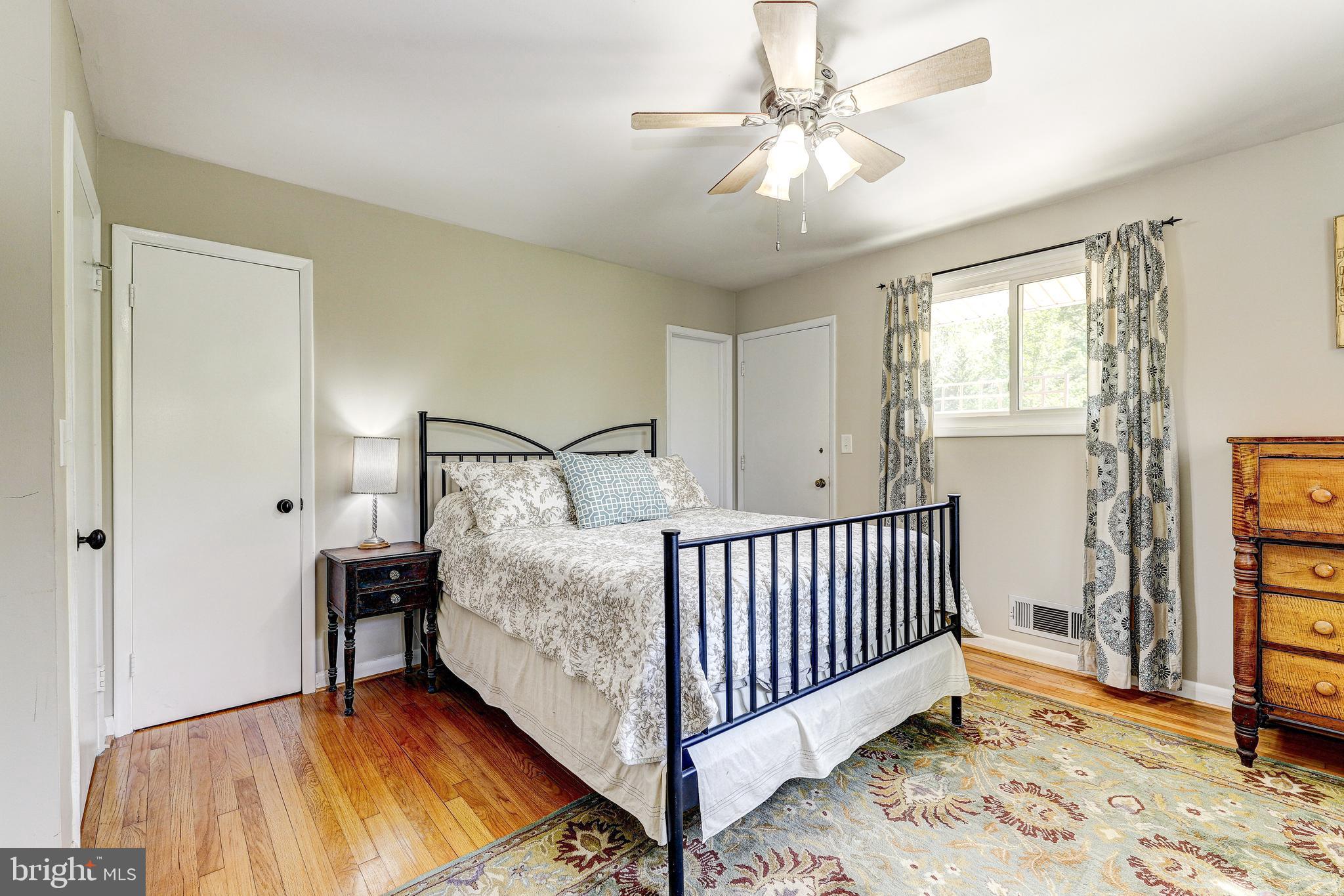 3915 LONGMOOR CIRCLE