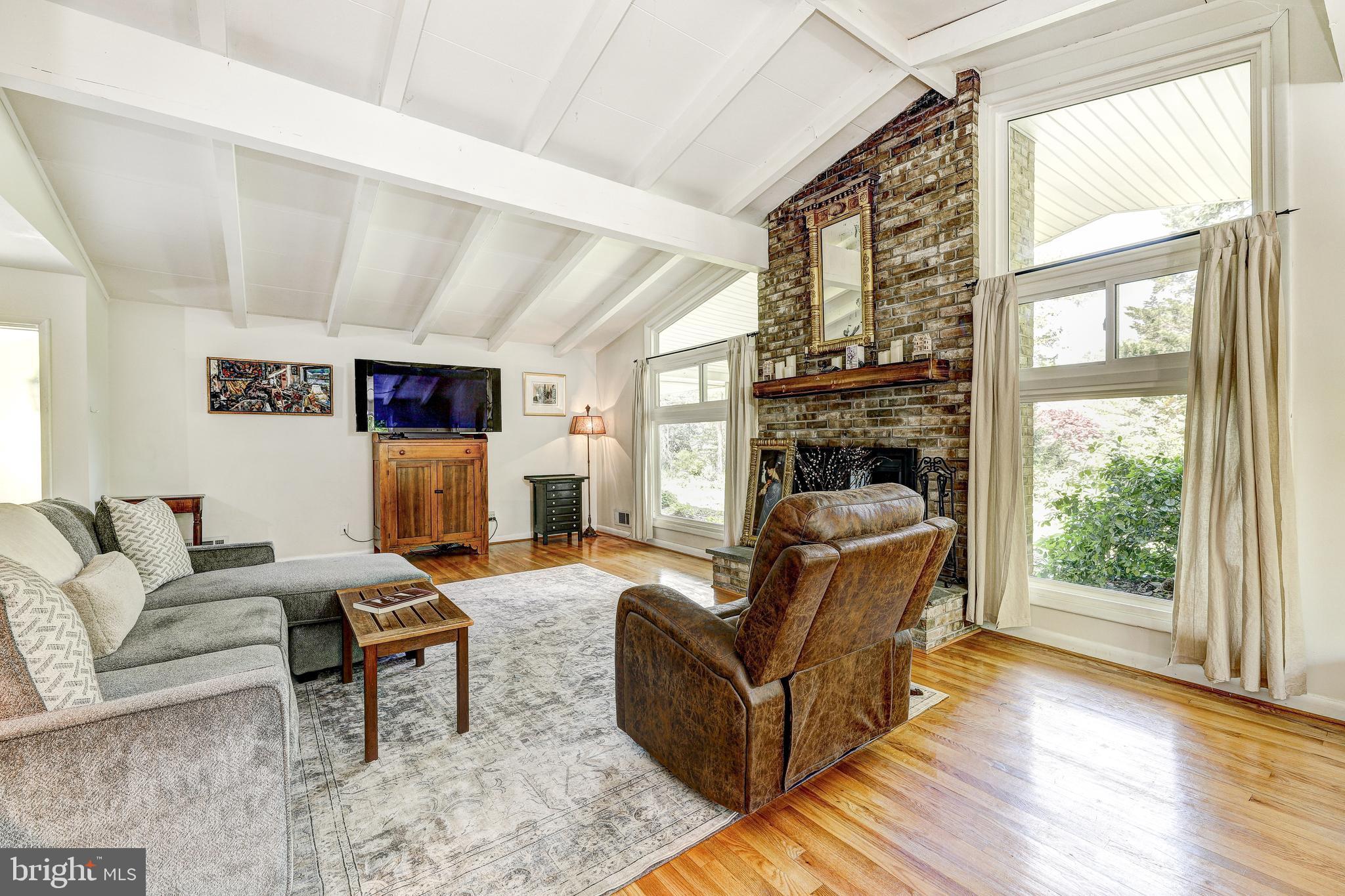 3915 LONGMOOR CIRCLE