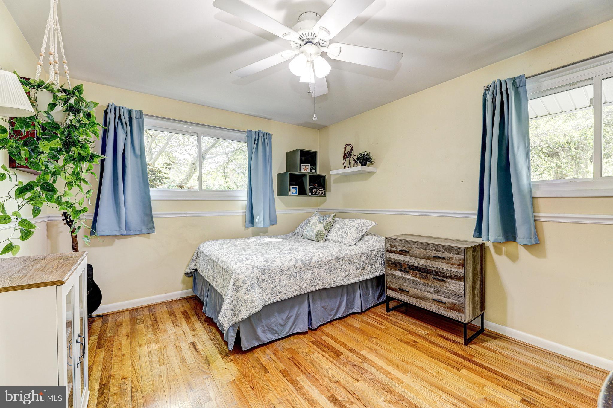 3915 LONGMOOR CIRCLE