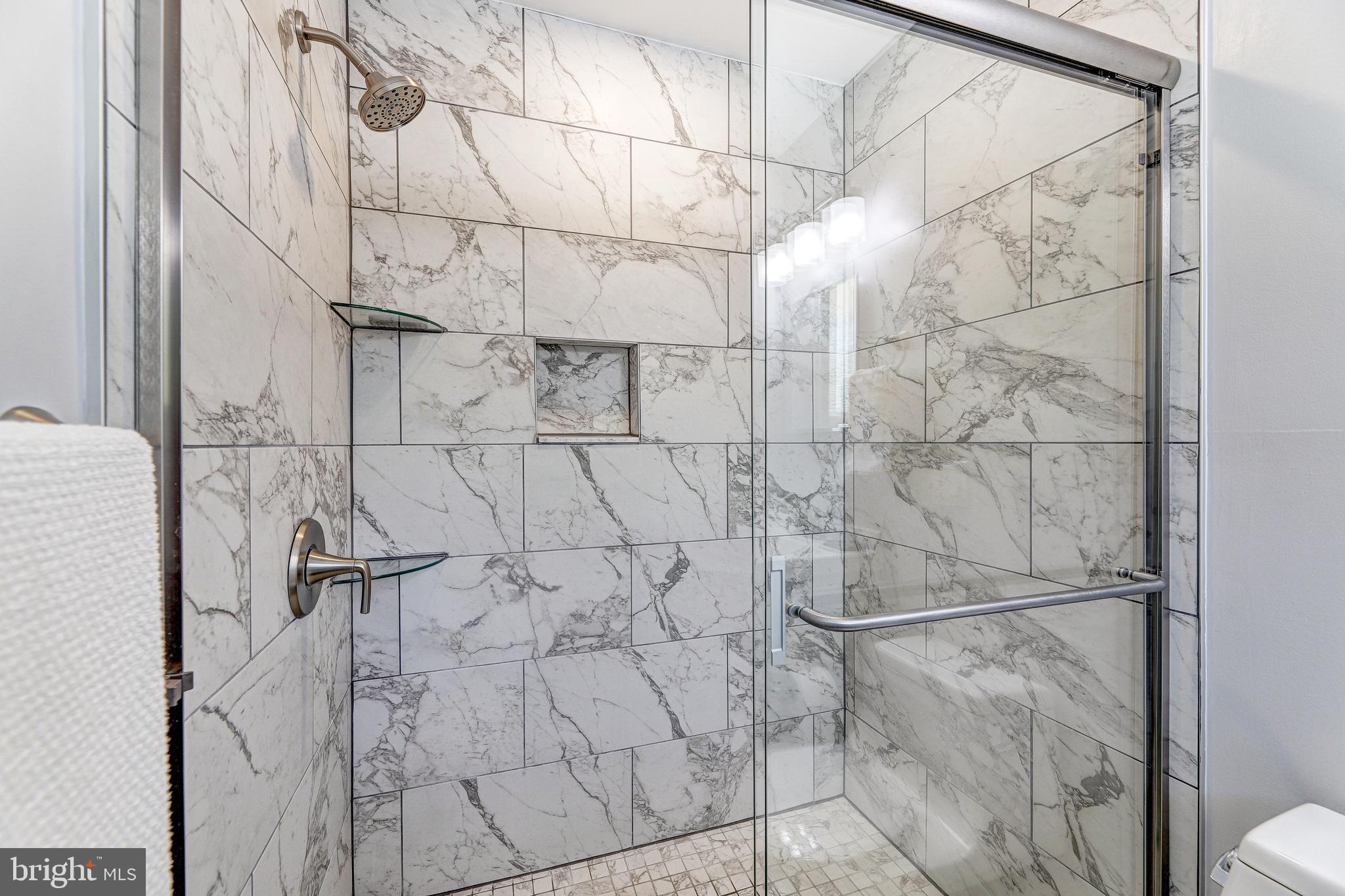 3915 LONGMOOR CIRCLE