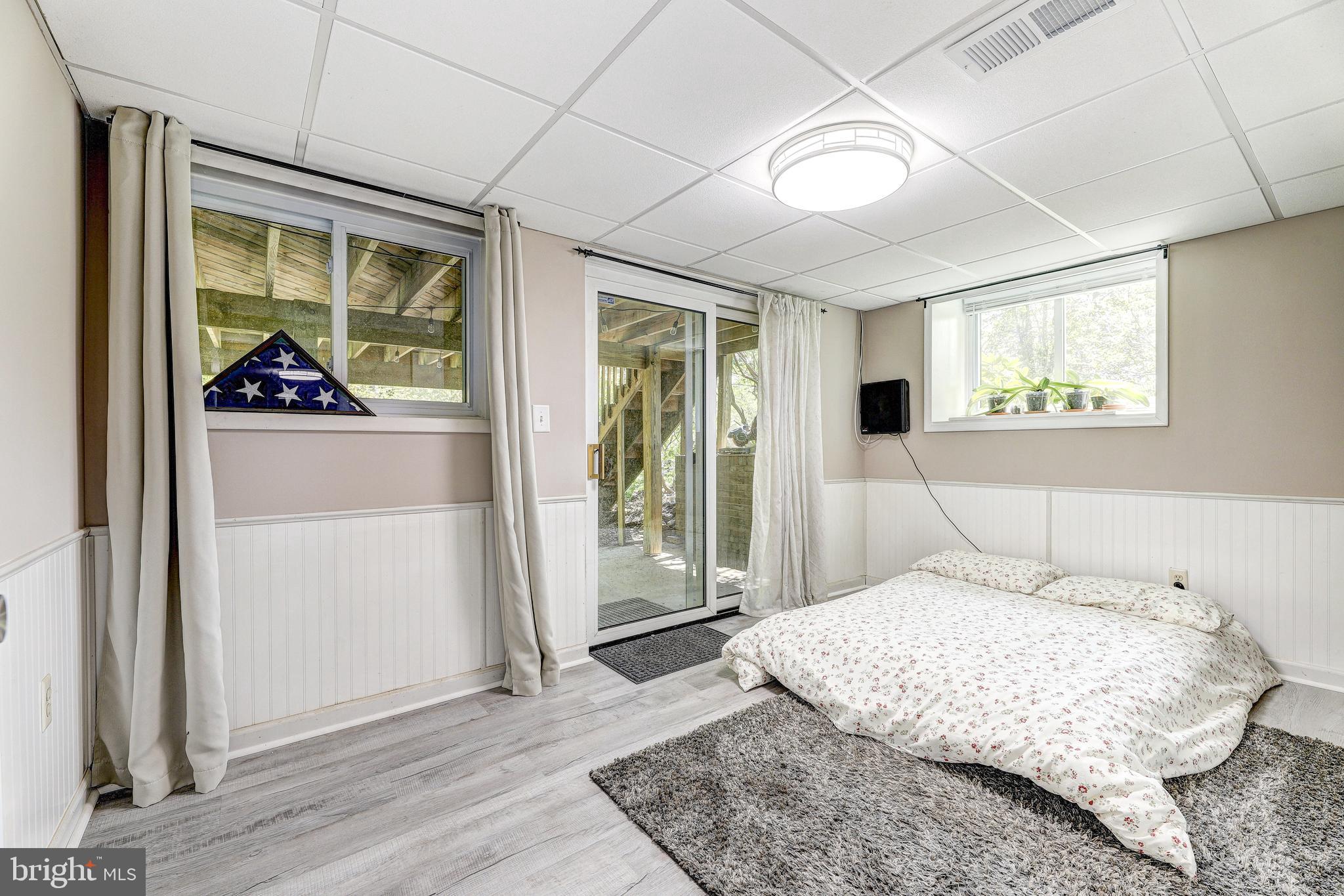 3915 LONGMOOR CIRCLE