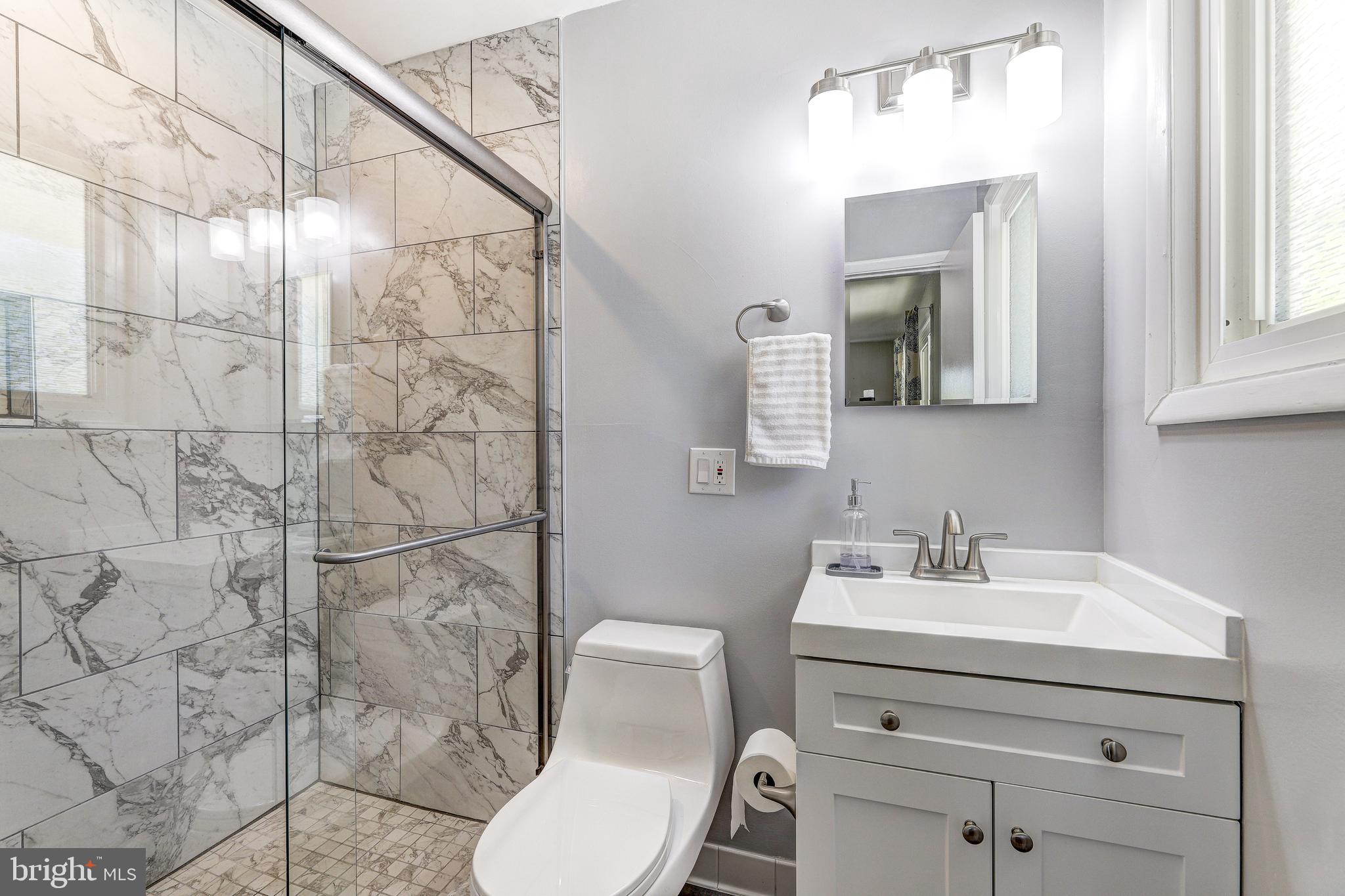 3915 LONGMOOR CIRCLE