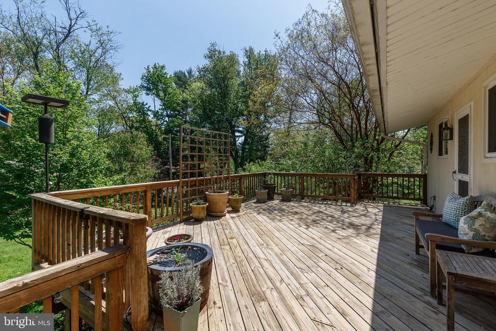 3915 LONGMOOR CIRCLE