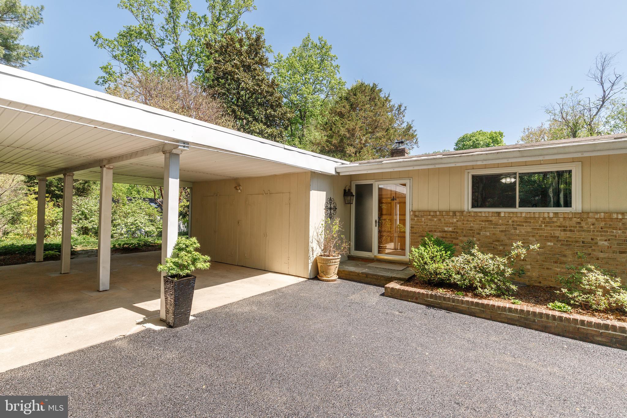 3915 LONGMOOR CIRCLE