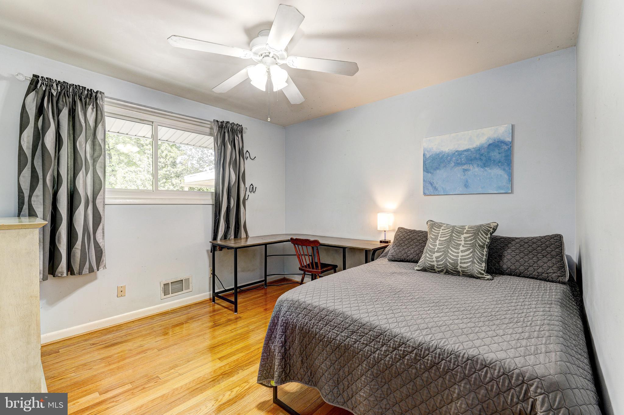 3915 LONGMOOR CIRCLE